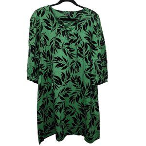 Black & Green Tropical Shift Dress – Flowy & Stylish